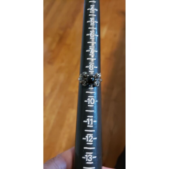 Vintage Sterling ring sz 8.5 w onyx center & Marcasite - Picture 4 of 5